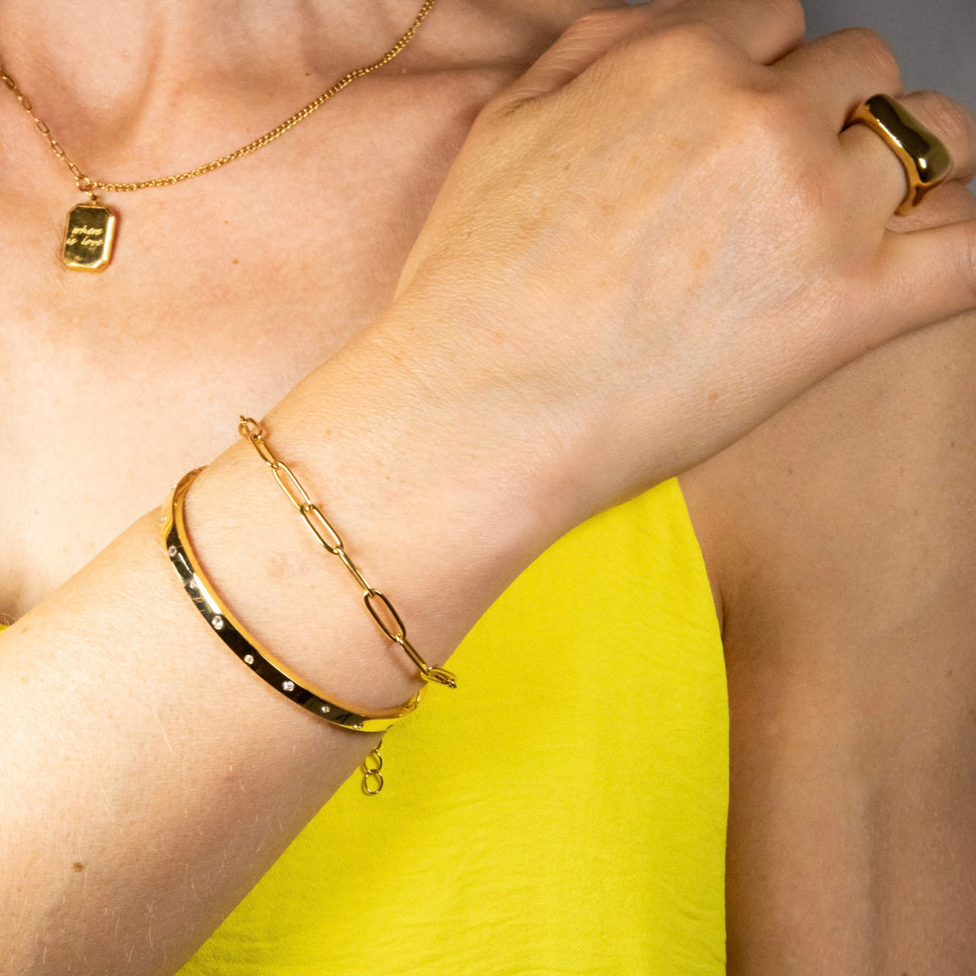 Gold or silver paperclip bracelet. Adjustable bracelet made from recycled gold and silver. The perfect gift.