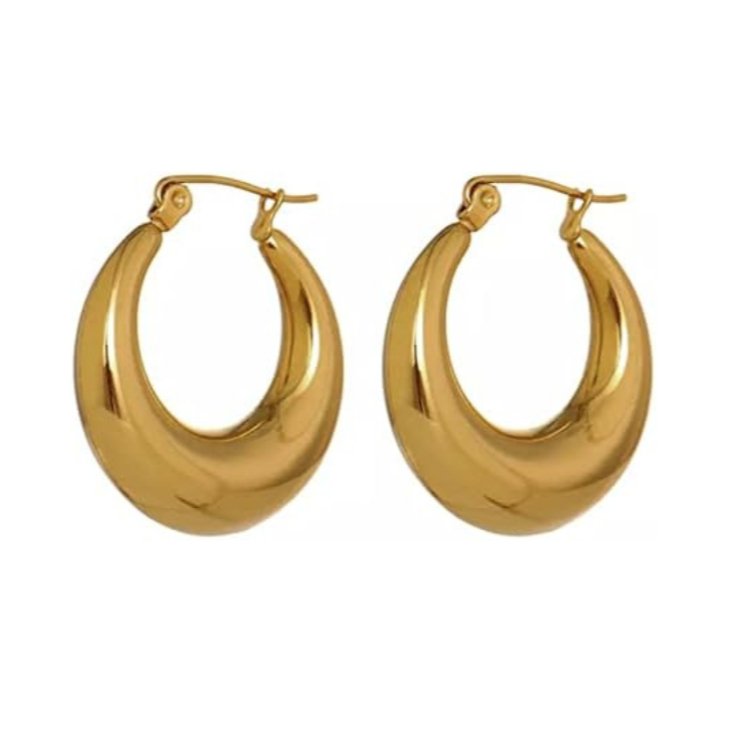 Chubby gold hoop earrings. 

Mollige gouden oorringen.

Boucles d'oreilles créoles en or potelées.
