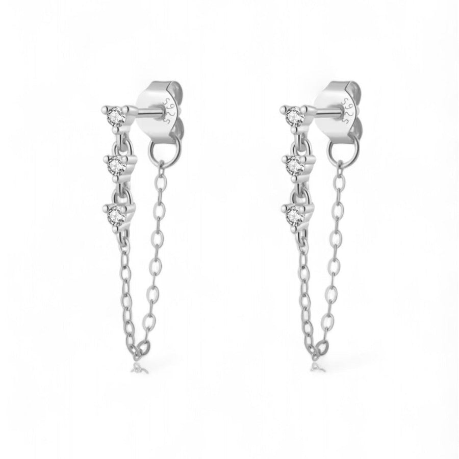 Silver drop earrings with sparkle. 

Boucles d'oreilles pendantes en argent avec éclat.

Zilveren oorbellen met glitters.