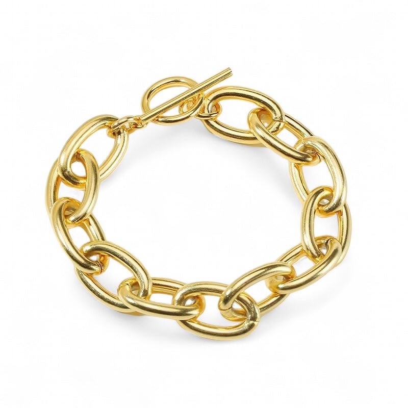 Cuban bracelet in gold.  Especially designed in recycled gold for small wrists.