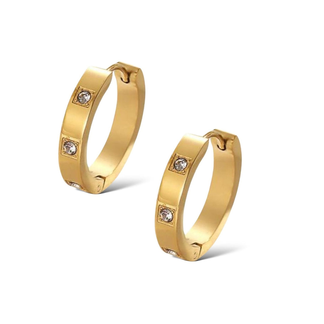 Sustainable gold and silver hoop earrings with sparkle.