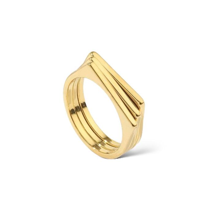 Notre Bague est fabriqué à partir d'or recyclé à 100 %. Non ternissant et hypoallergénique, il est disponible en 5 tailles.